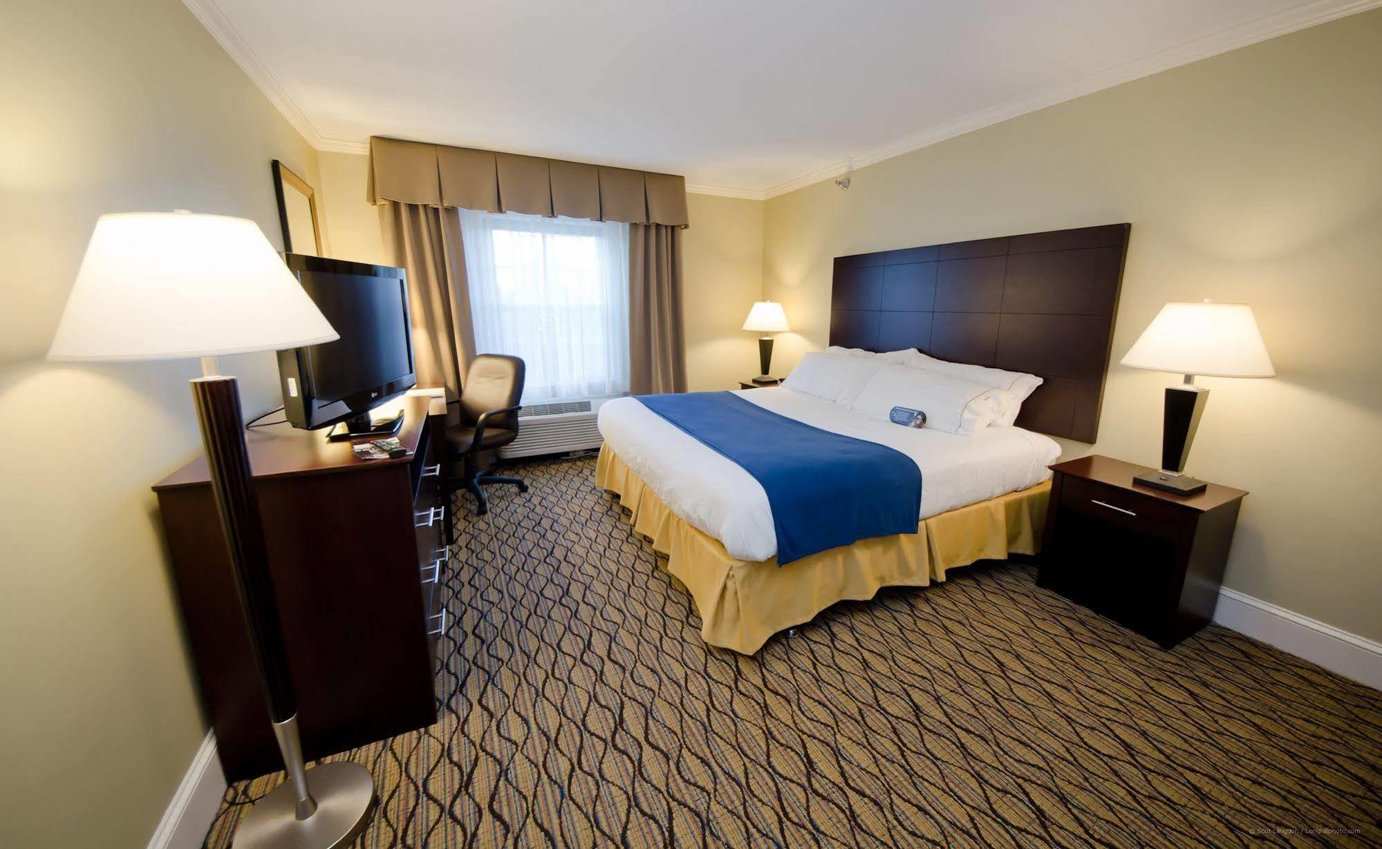 Holiday Inn Express And Suites Merrimack By Ihg Exterior foto